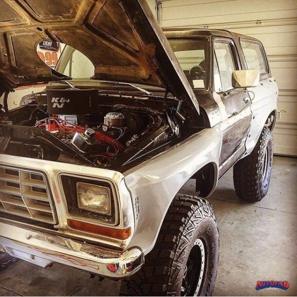 1973 1979 Ford F100 or 1978 1979 Bronco Fiberglass Front Fenders